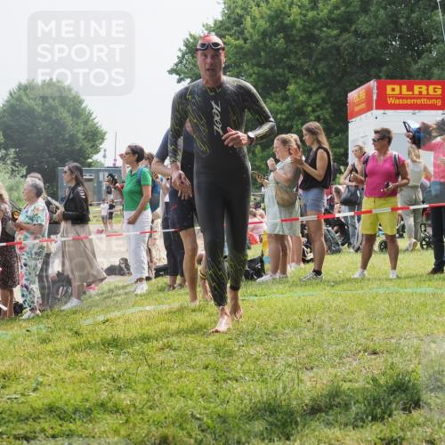 15.06.2025 - 27. Vierlanden-Triathlon KatJ http://msf.ph/oto/8030778 15.06.2025 11:08:25 Schwimmen 797, 828, 835, 836, 845, 847 meine-sportfotos.de