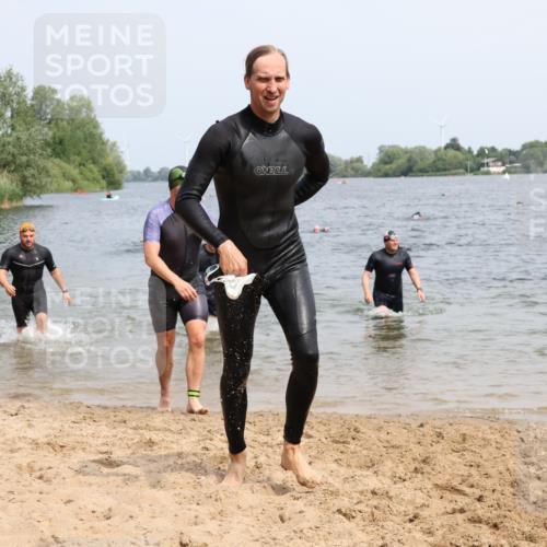 15.06.2025 - 27. Vierlanden-Triathlon Lena Gebhardt http://msf.ph/oto/8030788 15.06.2025 11:08:37 Schwimmen 671, 703, 719, 720, 750, 820, 836, 852, 863 meine-sportfotos.de