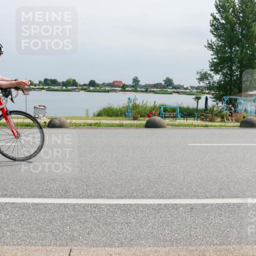 21.06.2025 - 27. Vierlanden-Triathlon H.Heesch http://msf.ph/oto/8030794 15.06.2025 11:31:38 Radfahren 652, 682, 759, 838, 956 meine-sportfotos.de