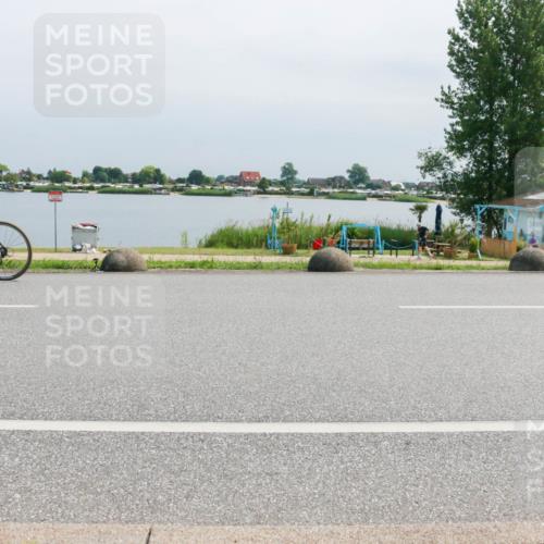 21.06.2025 - 27. Vierlanden-Triathlon H.Heesch http://msf.ph/oto/8030806 15.06.2025 11:31:39 Radfahren 652, 682, 759, 838, 956, 957 meine-sportfotos.de
