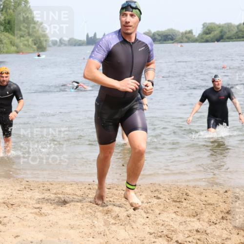 15.06.2025 - 27. Vierlanden-Triathlon Lena Gebhardt http://msf.ph/oto/8030813 15.06.2025 11:08:38 Schwimmen 671, 703, 719, 720, 750, 820, 836, 852, 863 meine-sportfotos.de