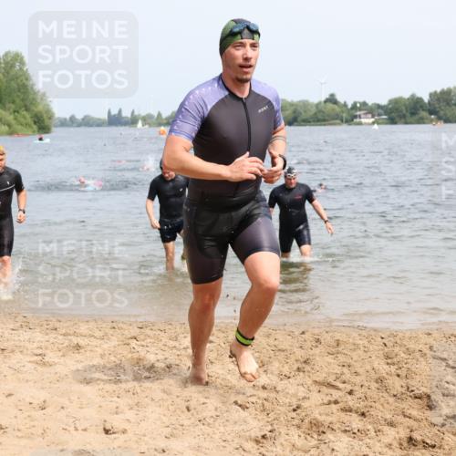 15.06.2025 - 27. Vierlanden-Triathlon Lena Gebhardt http://msf.ph/oto/8030818 15.06.2025 11:08:39 Schwimmen 671, 703, 719, 720, 750, 820, 852, 863 meine-sportfotos.de