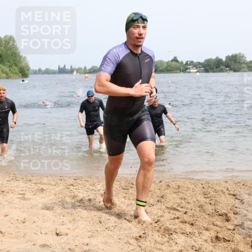15.06.2025 - 27. Vierlanden-Triathlon Lena Gebhardt http://msf.ph/oto/8030819 15.06.2025 11:08:39 Schwimmen 671, 703, 719, 720, 750, 820, 852, 863 meine-sportfotos.de