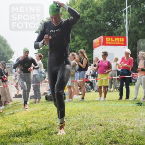 15.06.2025 - 27. Vierlanden-Triathlon KatJ http://msf.ph/oto/8030822 15.06.2025 11:08:32 Schwimmen 719, 750, 820, 835, 836, 845, 847 meine-sportfotos.de