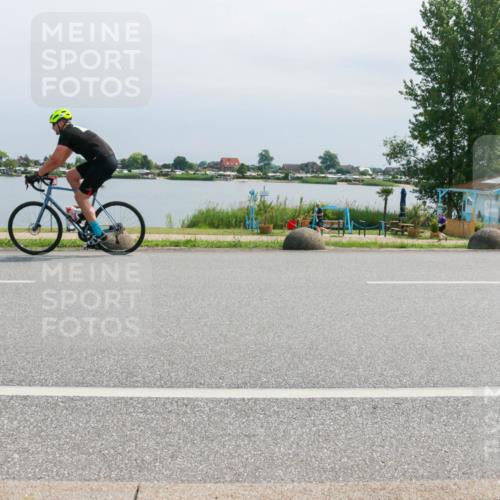 21.06.2025 - 27. Vierlanden-Triathlon H.Heesch http://msf.ph/oto/8030823 15.06.2025 11:31:40 Radfahren 652, 682, 759, 838, 956, 957 meine-sportfotos.de