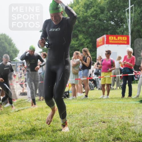 15.06.2025 - 27. Vierlanden-Triathlon KatJ http://msf.ph/oto/8030828 15.06.2025 11:08:32 Schwimmen 719, 750, 820, 835, 836, 845, 847 meine-sportfotos.de