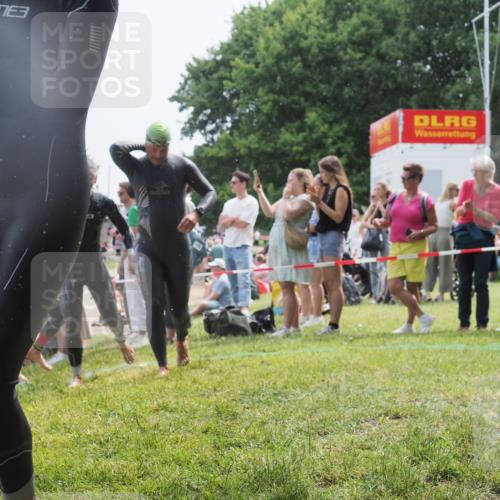 15.06.2025 - 27. Vierlanden-Triathlon KatJ http://msf.ph/oto/8030834 15.06.2025 11:08:33 Schwimmen 719, 750, 820, 835, 836, 845, 847 meine-sportfotos.de