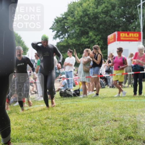 15.06.2025 - 27. Vierlanden-Triathlon KatJ http://msf.ph/oto/8030840 15.06.2025 11:08:33 Schwimmen 719, 750, 820, 835, 836, 845, 847 meine-sportfotos.de