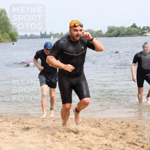 15.06.2025 - 27. Vierlanden-Triathlon Lena Gebhardt http://msf.ph/oto/8030842 15.06.2025 11:08:41 Schwimmen 671, 703, 719, 720, 852, 863 meine-sportfotos.de