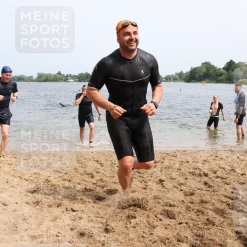 15.06.2025 - 27. Vierlanden-Triathlon Lena Gebhardt http://msf.ph/oto/8030856 15.06.2025 11:08:43 Schwimmen 671, 703, 719, 720, 852, 863 meine-sportfotos.de