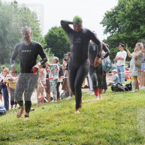 15.06.2025 - 27. Vierlanden-Triathlon KatJ http://msf.ph/oto/8030870 15.06.2025 11:08:34 Schwimmen 719, 750, 820, 835, 836, 845, 863 meine-sportfotos.de