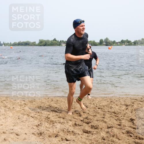 15.06.2025 - 27. Vierlanden-Triathlon Lena Gebhardt http://msf.ph/oto/8030871 15.06.2025 11:08:44 Schwimmen 671, 703, 719, 720, 852, 863 meine-sportfotos.de