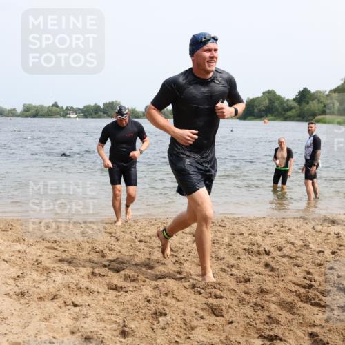 15.06.2025 - 27. Vierlanden-Triathlon Lena Gebhardt http://msf.ph/oto/8030876 15.06.2025 11:08:44 Schwimmen 671, 703, 719, 720, 852, 863 meine-sportfotos.de