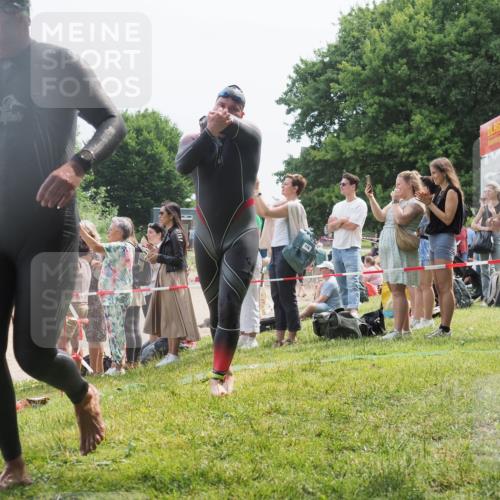 15.06.2025 - 27. Vierlanden-Triathlon KatJ http://msf.ph/oto/8030888 15.06.2025 11:08:35 Schwimmen 703, 719, 750, 820, 835, 836, 863 meine-sportfotos.de