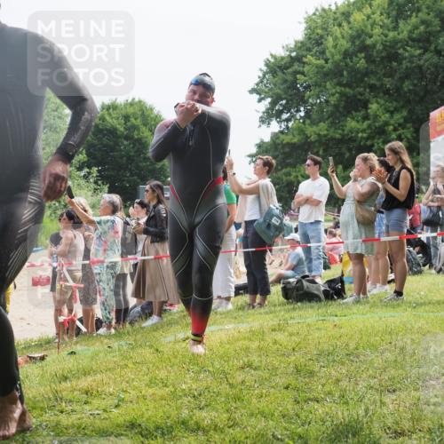 15.06.2025 - 27. Vierlanden-Triathlon KatJ http://msf.ph/oto/8030893 15.06.2025 11:08:35 Schwimmen 703, 719, 750, 820, 835, 836, 863 meine-sportfotos.de