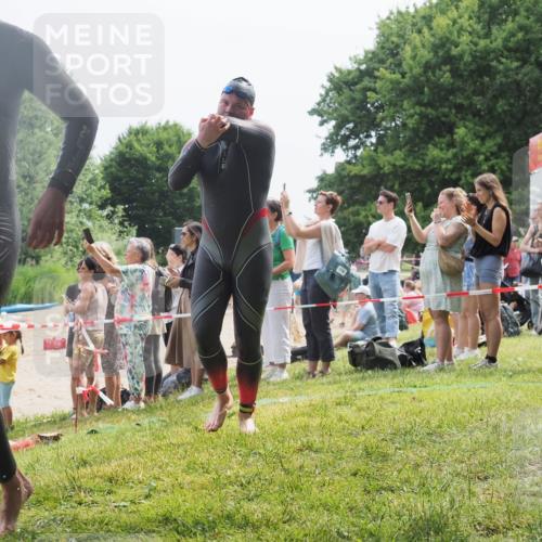 15.06.2025 - 27. Vierlanden-Triathlon KatJ http://msf.ph/oto/8030895 15.06.2025 11:08:35 Schwimmen 703, 719, 750, 820, 835, 836, 863 meine-sportfotos.de