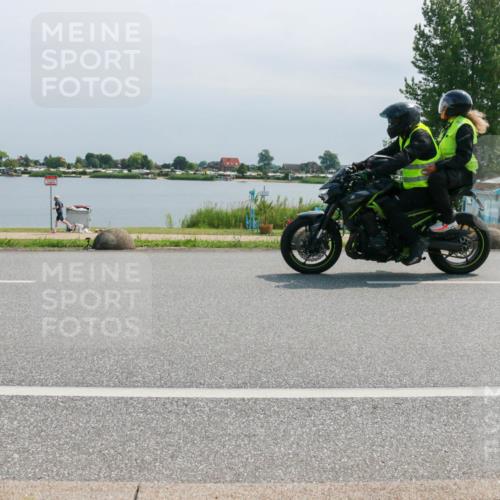 21.06.2025 - 27. Vierlanden-Triathlon H.Heesch http://msf.ph/oto/8030899 15.06.2025 11:31:55 Radfahren 113, 252, 761, 898, 913 meine-sportfotos.de