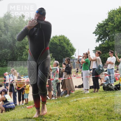 15.06.2025 - 27. Vierlanden-Triathlon KatJ http://msf.ph/oto/8030902 15.06.2025 11:08:37 Schwimmen 703, 719, 750, 820, 835, 836, 863 meine-sportfotos.de