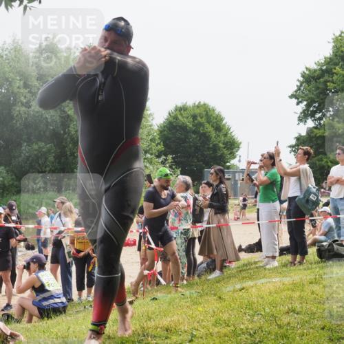 15.06.2025 - 27. Vierlanden-Triathlon KatJ http://msf.ph/oto/8030911 15.06.2025 11:08:37 Schwimmen 703, 719, 750, 820, 835, 836, 863 meine-sportfotos.de