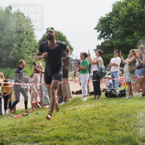 15.06.2025 - 27. Vierlanden-Triathlon KatJ http://msf.ph/oto/8030930 15.06.2025 11:08:39 Schwimmen 703, 719, 720, 750, 820, 835, 836, 863 meine-sportfotos.de