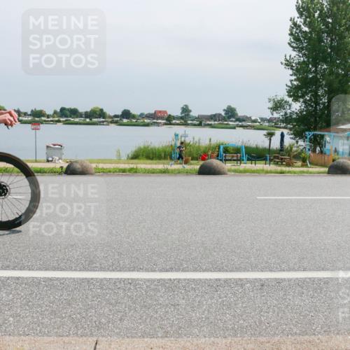 21.06.2025 - 27. Vierlanden-Triathlon H.Heesch http://msf.ph/oto/8030953 15.06.2025 11:31:58 Radfahren 113, 761, 898, 913 meine-sportfotos.de