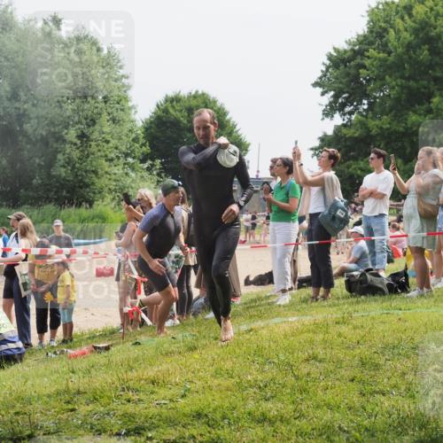 15.06.2025 - 27. Vierlanden-Triathlon KatJ http://msf.ph/oto/8030958 15.06.2025 11:08:41 Schwimmen 671, 703, 719, 720, 750, 820, 836, 863 meine-sportfotos.de