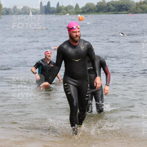 15.06.2025 - 27. Vierlanden-Triathlon Lena Gebhardt http://msf.ph/oto/8030961 15.06.2025 11:09:07 Schwimmen 776, 811, 816, 846 meine-sportfotos.de