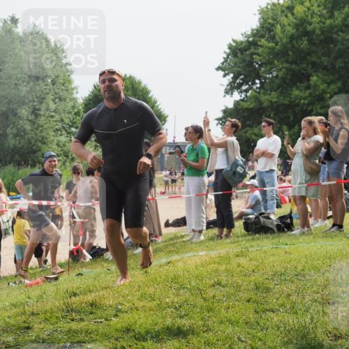 15.06.2025 - 27. Vierlanden-Triathlon KatJ http://msf.ph/oto/8031029 15.06.2025 11:08:46 Schwimmen 671, 703, 719, 720, 852, 863 meine-sportfotos.de