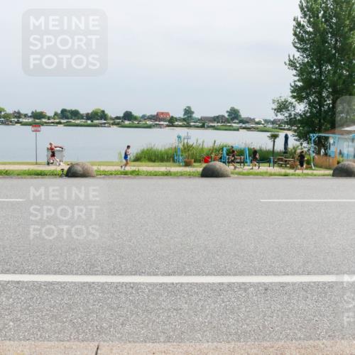 21.06.2025 - 27. Vierlanden-Triathlon H.Heesch http://msf.ph/oto/8031071 15.06.2025 11:32:12 Radfahren 892 meine-sportfotos.de