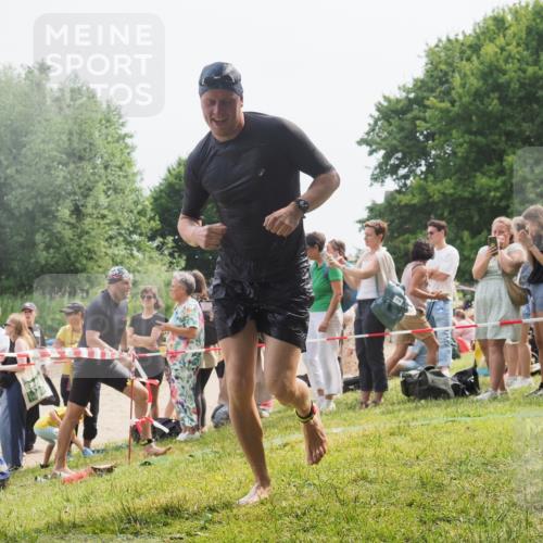 15.06.2025 - 27. Vierlanden-Triathlon KatJ http://msf.ph/oto/8031087 15.06.2025 11:08:49 Schwimmen 671, 703, 720, 852, 863 meine-sportfotos.de