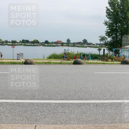 21.06.2025 - 27. Vierlanden-Triathlon H.Heesch http://msf.ph/oto/8031091 15.06.2025 11:32:13 Radfahren 892 meine-sportfotos.de