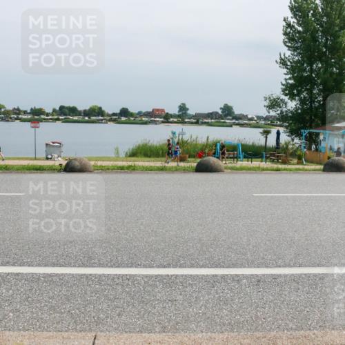 21.06.2025 - 27. Vierlanden-Triathlon H.Heesch http://msf.ph/oto/8031096 15.06.2025 11:32:13 Radfahren 892 meine-sportfotos.de