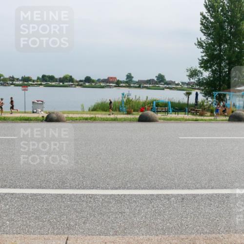 21.06.2025 - 27. Vierlanden-Triathlon H.Heesch http://msf.ph/oto/8031102 15.06.2025 11:32:16 Radfahren 892 meine-sportfotos.de