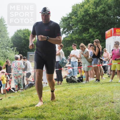 15.06.2025 - 27. Vierlanden-Triathlon KatJ http://msf.ph/oto/8031135 15.06.2025 11:08:54 Schwimmen 671, 720, 852 meine-sportfotos.de