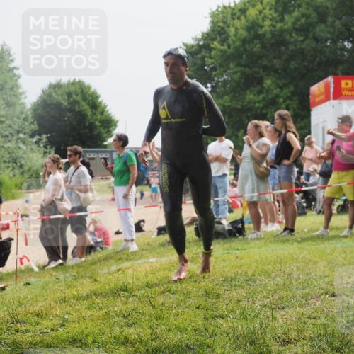 15.06.2025 - 27. Vierlanden-Triathlon KatJ http://msf.ph/oto/8031173 15.06.2025 11:09:10 Schwimmen 776, 811, 816 meine-sportfotos.de