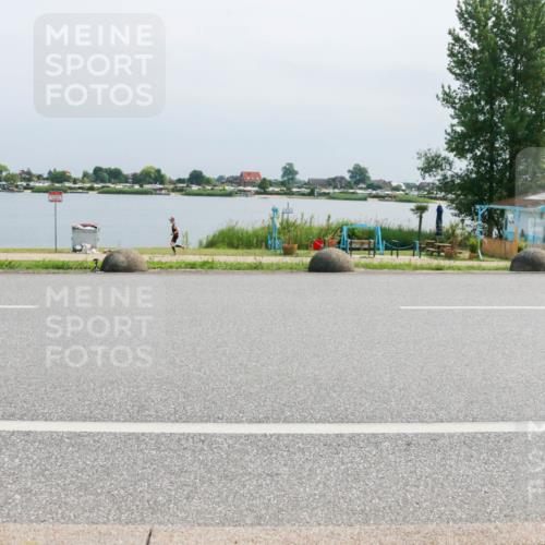 21.06.2025 - 27. Vierlanden-Triathlon H.Heesch http://msf.ph/oto/8031186 15.06.2025 11:32:44 Radfahren 716 meine-sportfotos.de