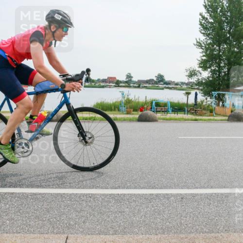 15.06.2025 - 27. Vierlanden-Triathlon H.Heesch http://msf.ph/oto/8031198 15.06.2025 10:35:17 Radfahren 26, 251, 268, 330, 336 meine-sportfotos.de