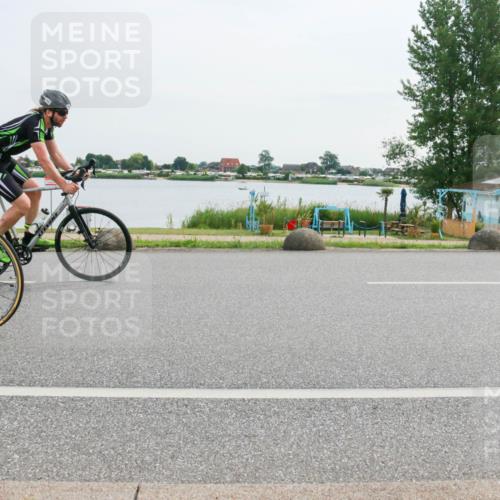 15.06.2025 - 27. Vierlanden-Triathlon H.Heesch http://msf.ph/oto/8031205 15.06.2025 10:35:21 Radfahren 26, 121, 251, 268, 336 meine-sportfotos.de