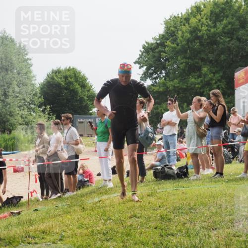 15.06.2025 - 27. Vierlanden-Triathlon KatJ http://msf.ph/oto/8031214 15.06.2025 11:09:12 Schwimmen 776, 811, 816, 846 meine-sportfotos.de