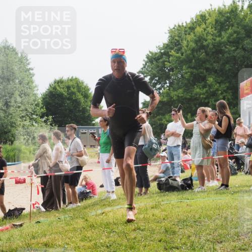 15.06.2025 - 27. Vierlanden-Triathlon KatJ http://msf.ph/oto/8031221 15.06.2025 11:09:13 Schwimmen 776, 811, 816, 846 meine-sportfotos.de