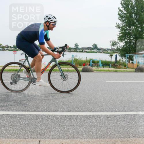 15.06.2025 - 27. Vierlanden-Triathlon H.Heesch http://msf.ph/oto/8031240 15.06.2025 10:35:30 Radfahren 99, 213, 272, 301 meine-sportfotos.de