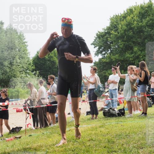 15.06.2025 - 27. Vierlanden-Triathlon KatJ http://msf.ph/oto/8031246 15.06.2025 11:09:13 Schwimmen 776, 811, 816, 846 meine-sportfotos.de