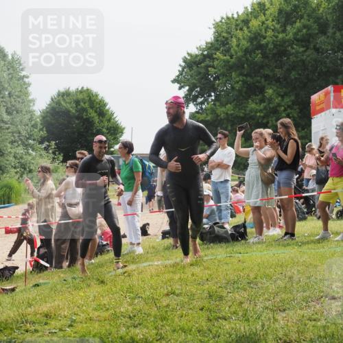15.06.2025 - 27. Vierlanden-Triathlon KatJ http://msf.ph/oto/8031248 15.06.2025 11:09:17 Schwimmen 776, 811, 816, 829, 846 meine-sportfotos.de