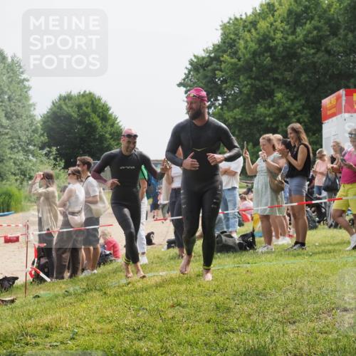 15.06.2025 - 27. Vierlanden-Triathlon KatJ http://msf.ph/oto/8031257 15.06.2025 11:09:17 Schwimmen 776, 811, 816, 829, 846 meine-sportfotos.de