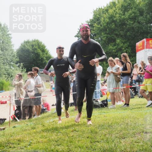 15.06.2025 - 27. Vierlanden-Triathlon KatJ http://msf.ph/oto/8031269 15.06.2025 11:09:18 Schwimmen 776, 811, 816, 829, 846 meine-sportfotos.de