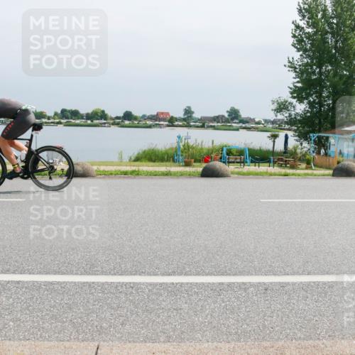 21.06.2025 - 27. Vierlanden-Triathlon H.Heesch http://msf.ph/oto/8031289 15.06.2025 11:32:52 Radfahren 718, 771 meine-sportfotos.de