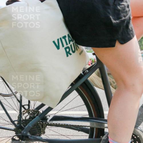 21.06.2025 - 27. Vierlanden-Triathlon H.Heesch http://msf.ph/oto/8031303 15.06.2025 11:32:57 Radfahren 650, 744, 771 meine-sportfotos.de