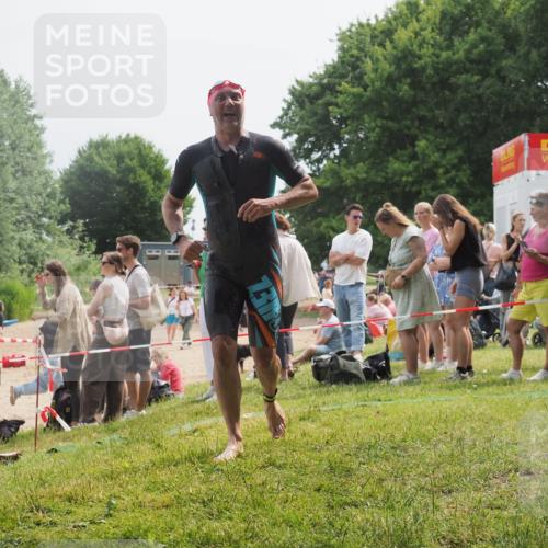 15.06.2025 - 27. Vierlanden-Triathlon KatJ http://msf.ph/oto/8031343 15.06.2025 11:09:23 Schwimmen 776, 829, 846 meine-sportfotos.de