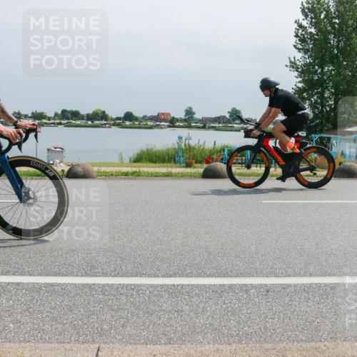 21.06.2025 - 27. Vierlanden-Triathlon H.Heesch http://msf.ph/oto/8031380 15.06.2025 11:33:10 Radfahren 173, 755, 757, 950 meine-sportfotos.de