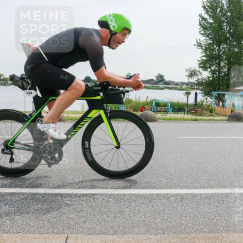 15.06.2025 - 27. Vierlanden-Triathlon H.Heesch http://msf.ph/oto/8031401 15.06.2025 10:35:46 Radfahren 21, 127, 134, 199 meine-sportfotos.de